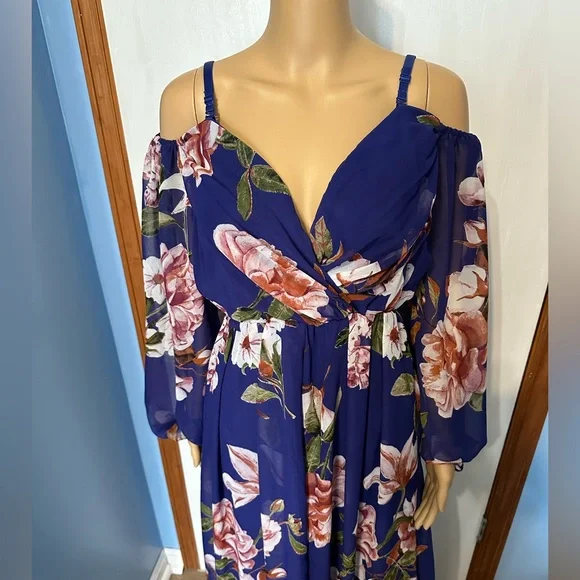 Women’s Blue Cold-Shoulder Maxi / Formal / Party / Prom Dress, Size M, NWT - Picture 12 of 15